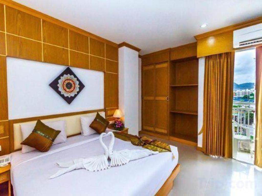 Azure Phuket Hotel Patong Luaran gambar